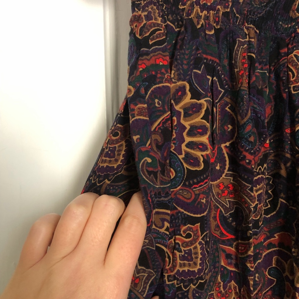 Sag Harbor Elastic Maxi Skirt with Red and Gold Floral Paisley Pattern M - Picture 6 of 7